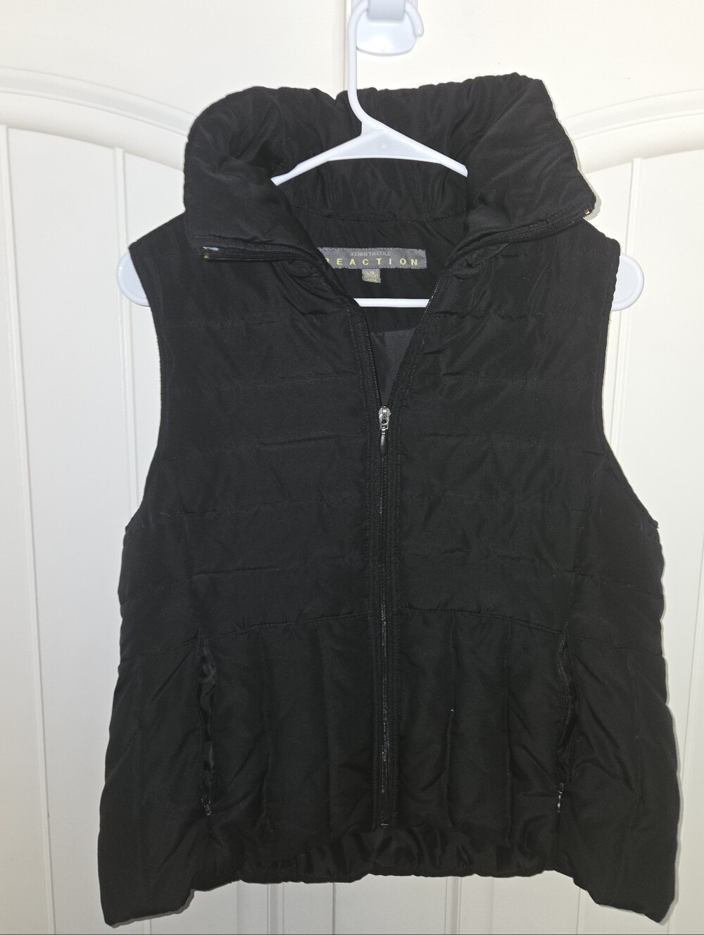 Kenneth Cole puffer vest Large